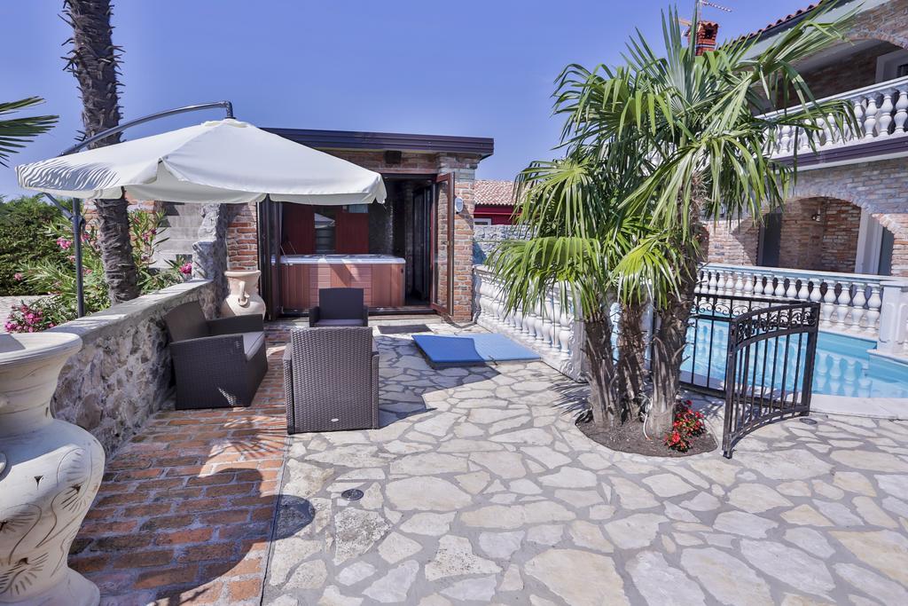 Casa Oasa -Accommodation , Pizzeria & Bar Marezige Ngoại thất bức ảnh