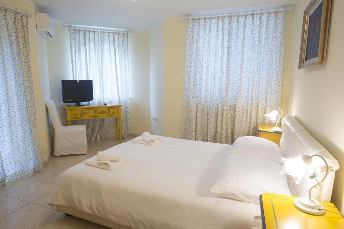 Casa Oasa -Accommodation , Pizzeria & Bar Marezige Ngoại thất bức ảnh